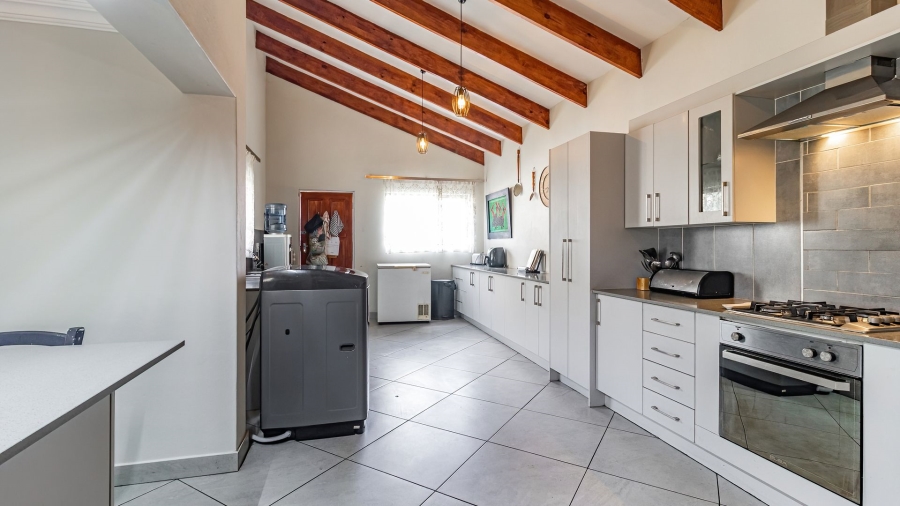 5 Bedroom Property for Sale in Freeway Park Gauteng