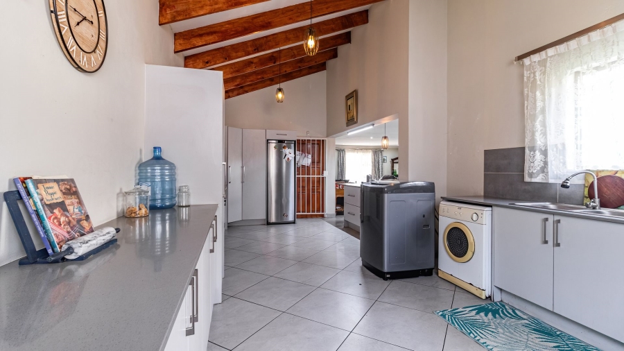5 Bedroom Property for Sale in Freeway Park Gauteng
