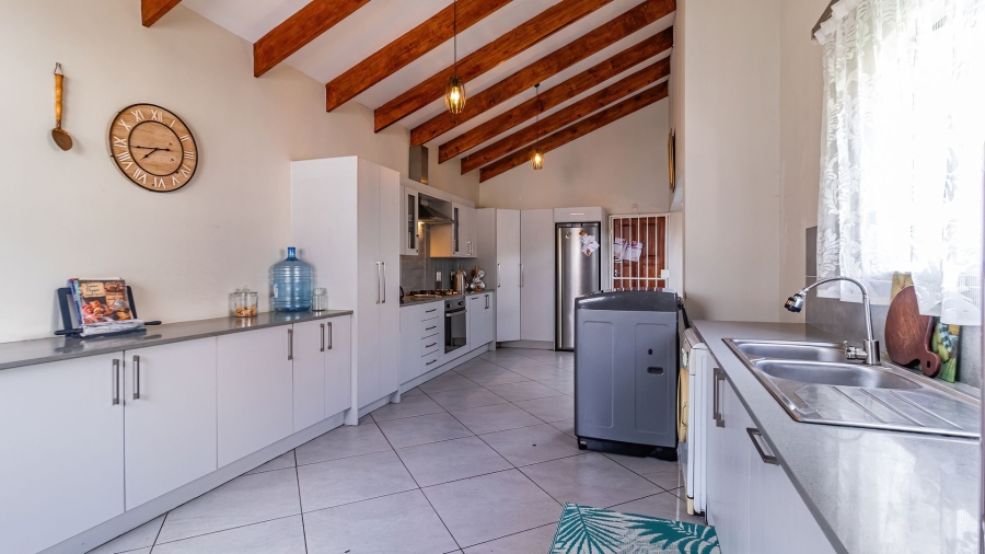 5 Bedroom Property for Sale in Freeway Park Gauteng