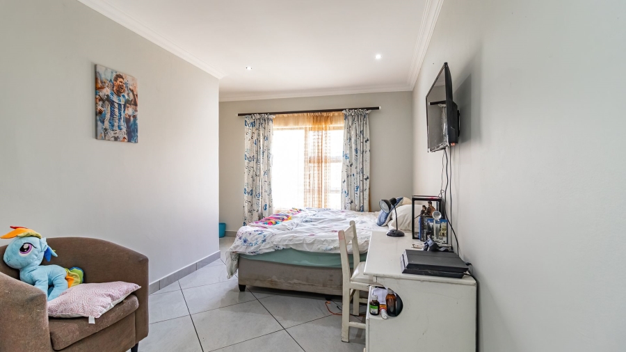 5 Bedroom Property for Sale in Freeway Park Gauteng