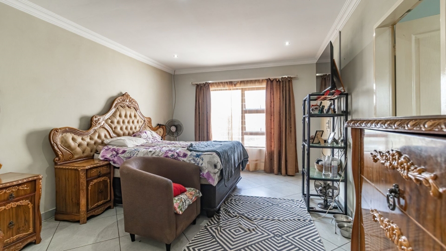 5 Bedroom Property for Sale in Freeway Park Gauteng