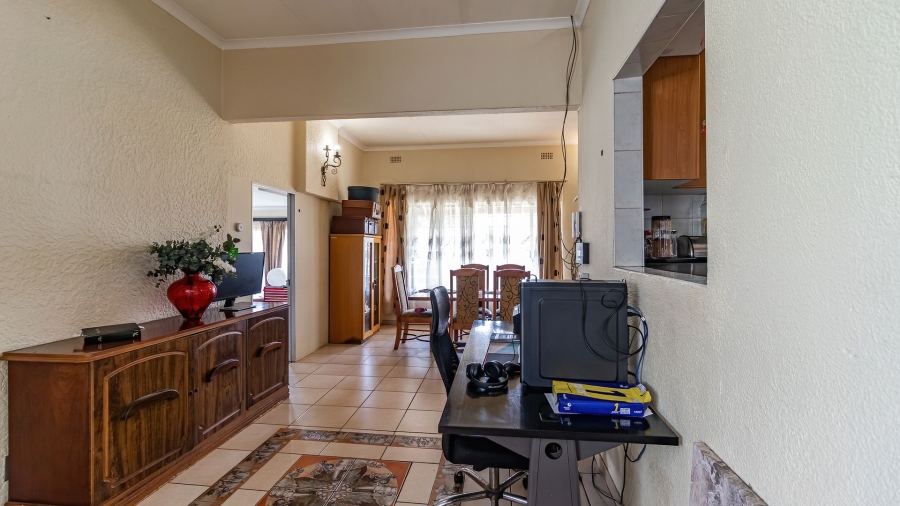 5 Bedroom Property for Sale in Freeway Park Gauteng