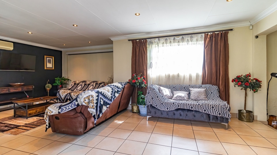 5 Bedroom Property for Sale in Freeway Park Gauteng