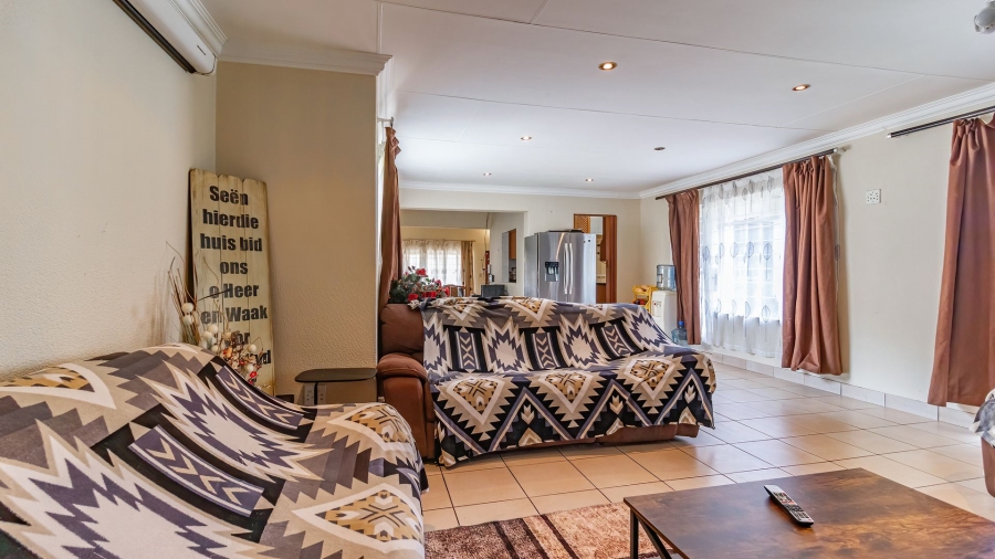 5 Bedroom Property for Sale in Freeway Park Gauteng