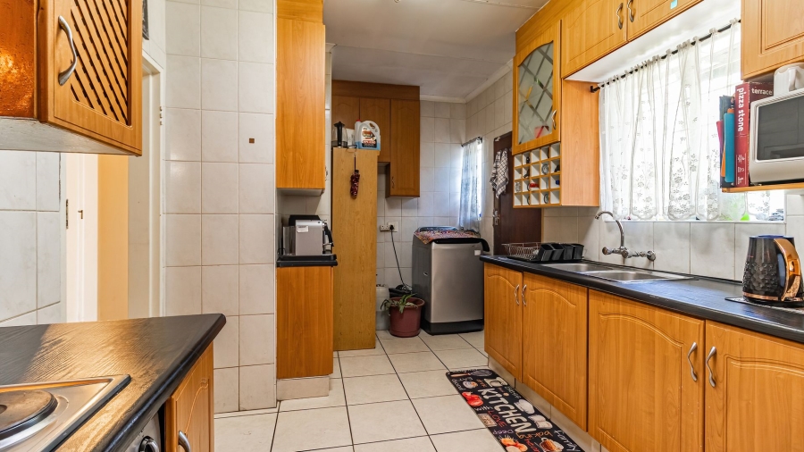 5 Bedroom Property for Sale in Freeway Park Gauteng