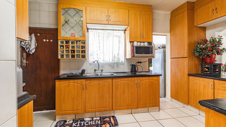 5 Bedroom Property for Sale in Freeway Park Gauteng