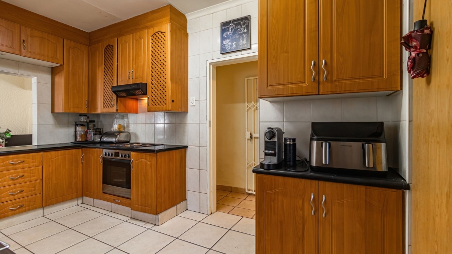 5 Bedroom Property for Sale in Freeway Park Gauteng