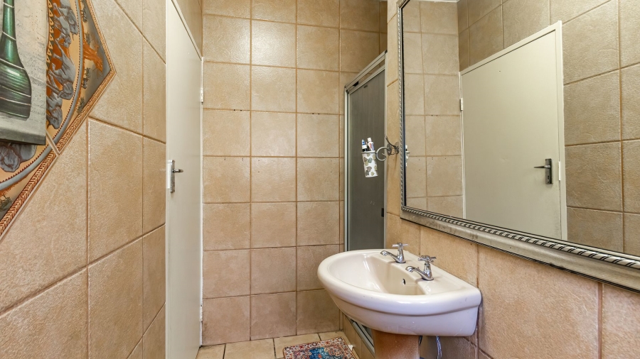 5 Bedroom Property for Sale in Freeway Park Gauteng