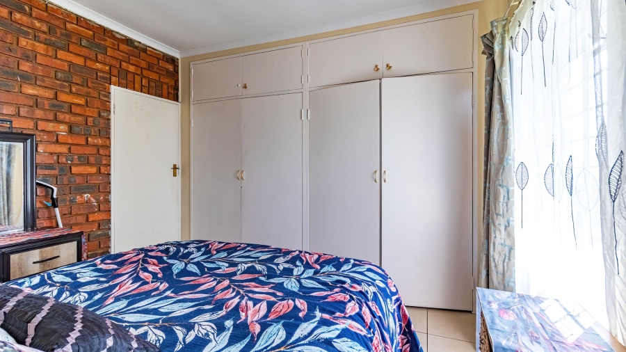 5 Bedroom Property for Sale in Freeway Park Gauteng