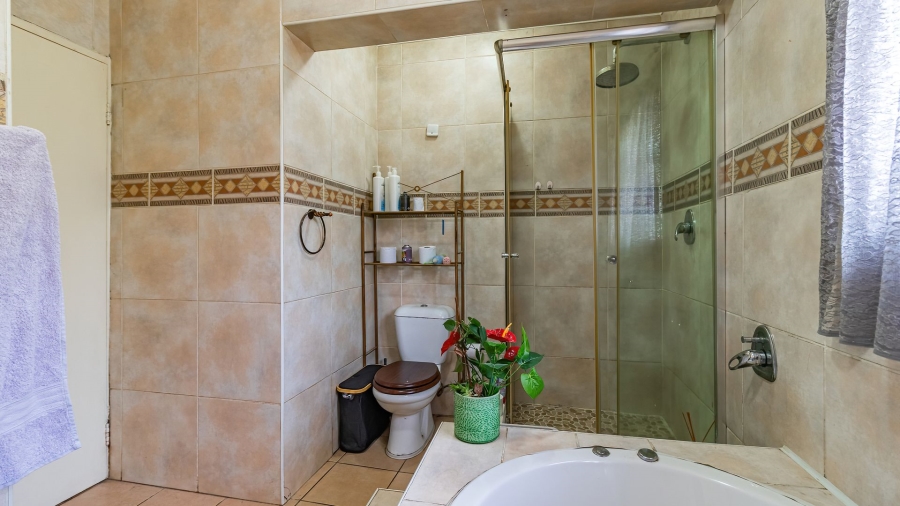 5 Bedroom Property for Sale in Freeway Park Gauteng