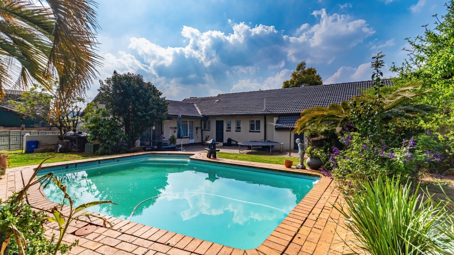 5 Bedroom Property for Sale in Freeway Park Gauteng