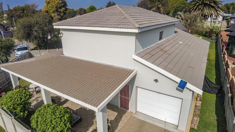 5 Bedroom Property for Sale in Freeway Park Gauteng