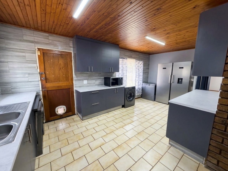 3 Bedroom Property for Sale in Sunward Park Gauteng