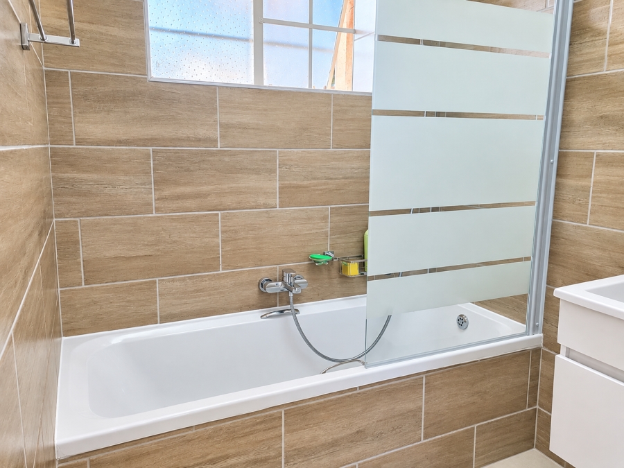 To Let 3 Bedroom Property for Rent in Clarens Park Gauteng