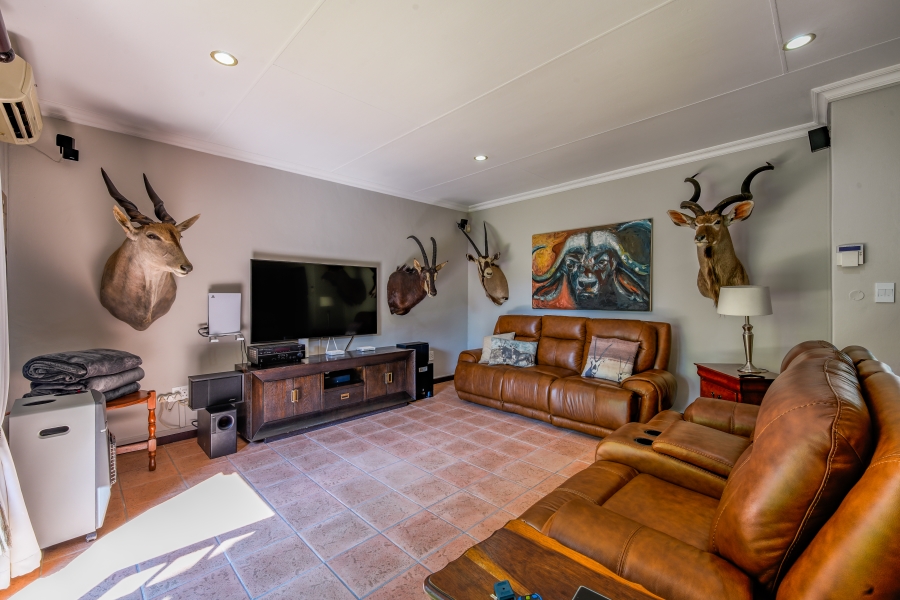 3 Bedroom Property for Sale in Faerie Glen Gauteng