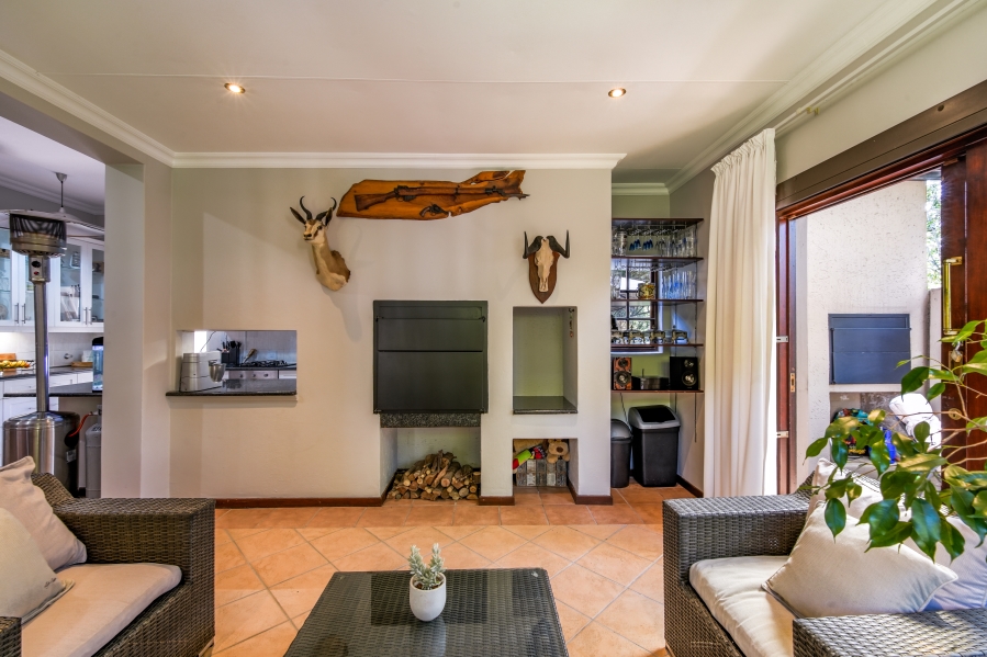 3 Bedroom Property for Sale in Faerie Glen Gauteng