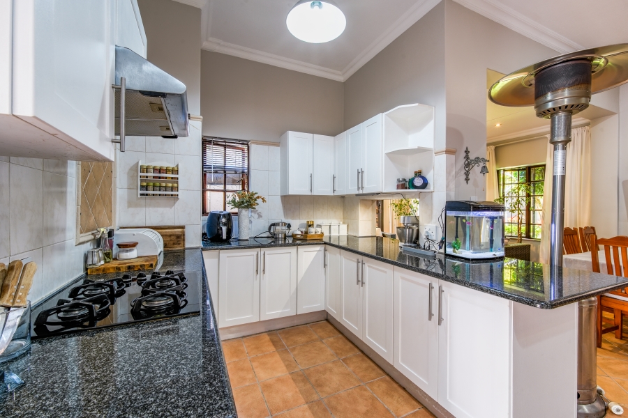 3 Bedroom Property for Sale in Faerie Glen Gauteng