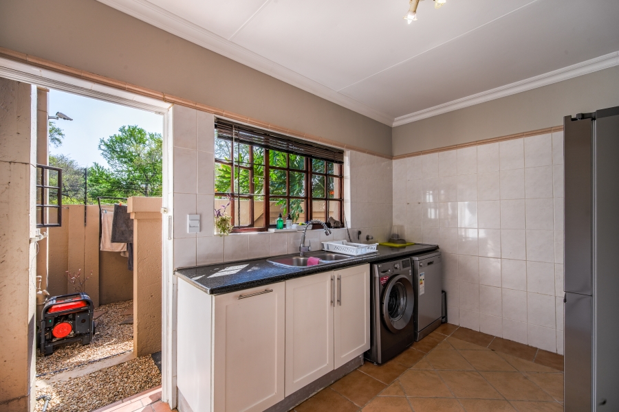 3 Bedroom Property for Sale in Faerie Glen Gauteng