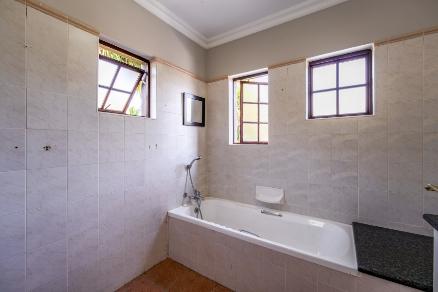 3 Bedroom Property for Sale in Faerie Glen Gauteng