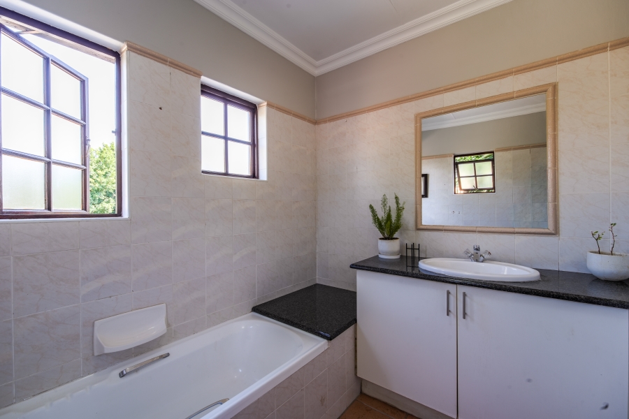 3 Bedroom Property for Sale in Faerie Glen Gauteng