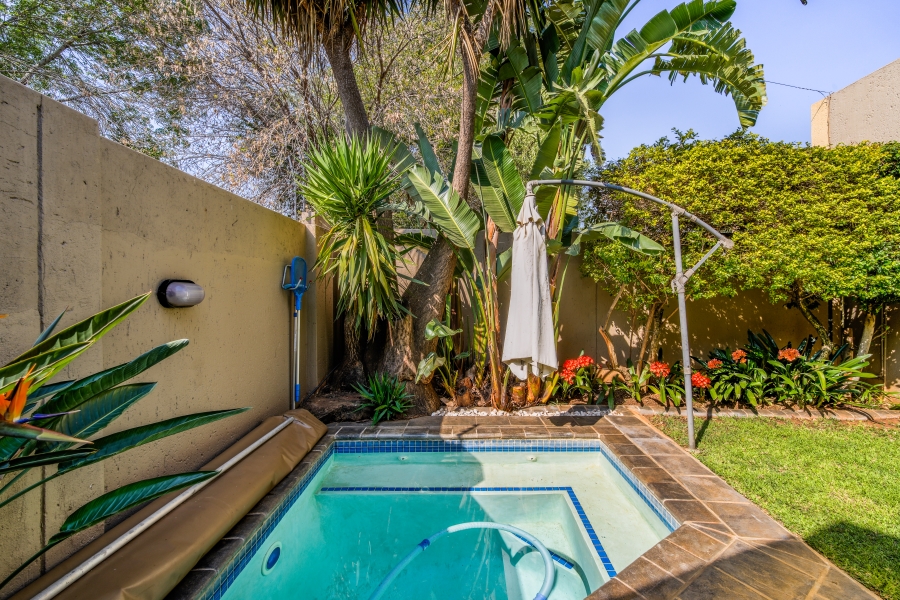 3 Bedroom Property for Sale in Faerie Glen Gauteng