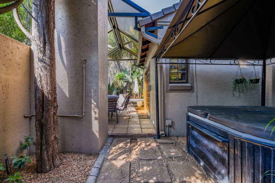 3 Bedroom Property for Sale in Faerie Glen Gauteng