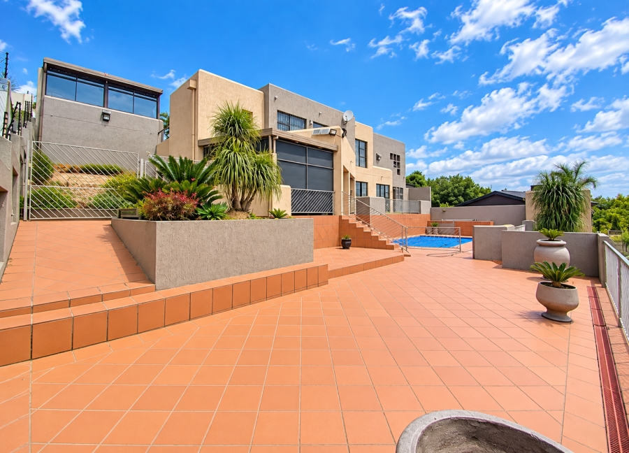 4 Bedroom Property for Sale in Bassonia Gauteng