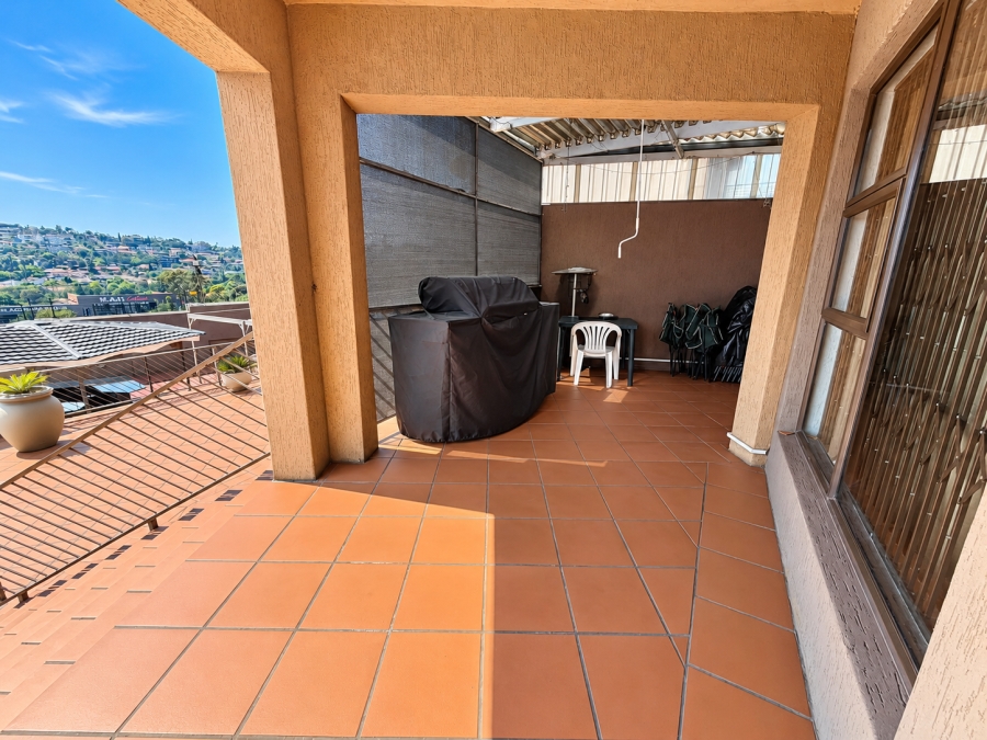 4 Bedroom Property for Sale in Bassonia Gauteng