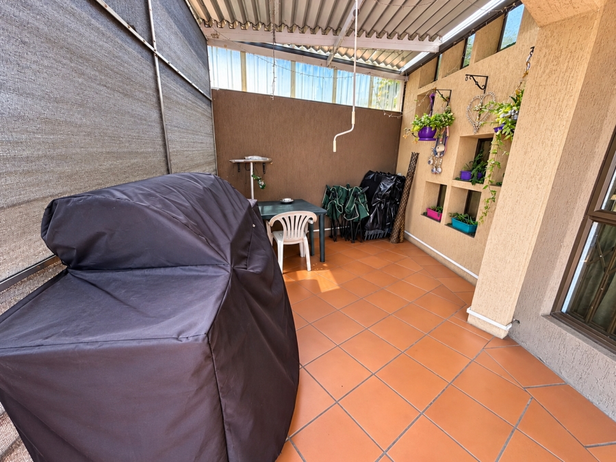 4 Bedroom Property for Sale in Bassonia Gauteng