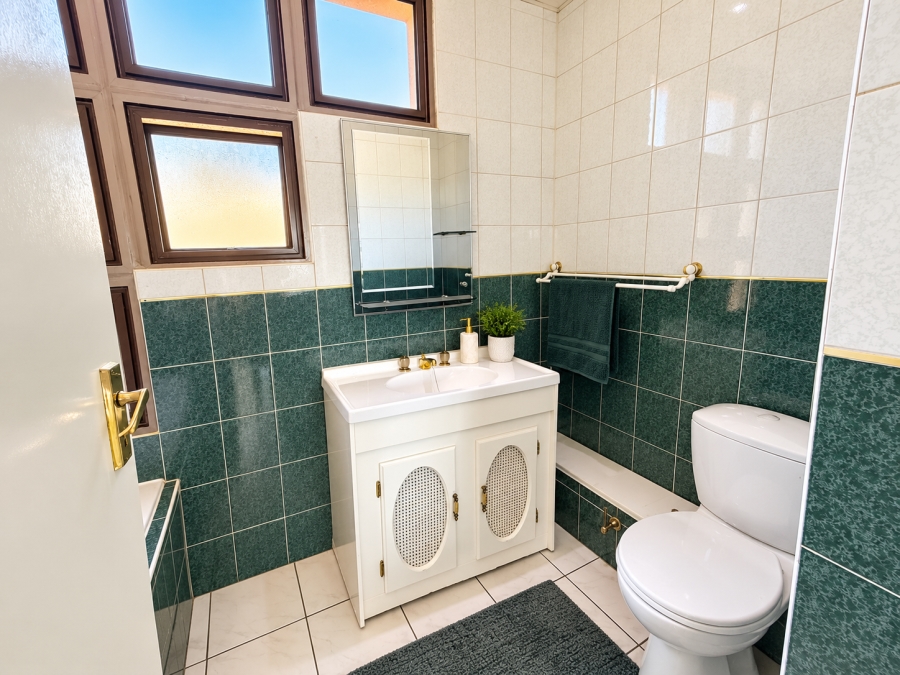 4 Bedroom Property for Sale in Bassonia Gauteng