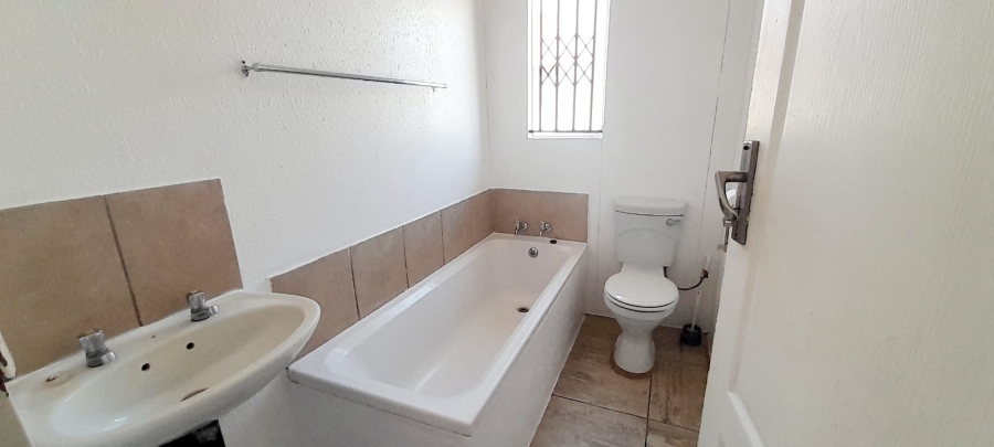 To Let 3 Bedroom Property for Rent in Protea Glen Gauteng
