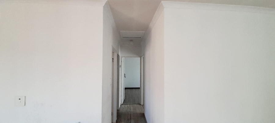To Let 3 Bedroom Property for Rent in Protea Glen Gauteng