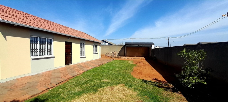 To Let 3 Bedroom Property for Rent in Protea Glen Gauteng