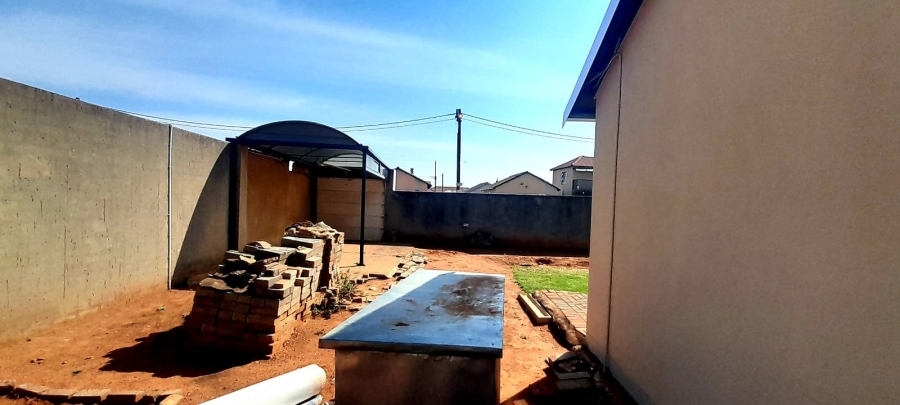 To Let 3 Bedroom Property for Rent in Protea Glen Gauteng