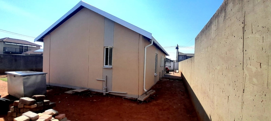 To Let 3 Bedroom Property for Rent in Protea Glen Gauteng