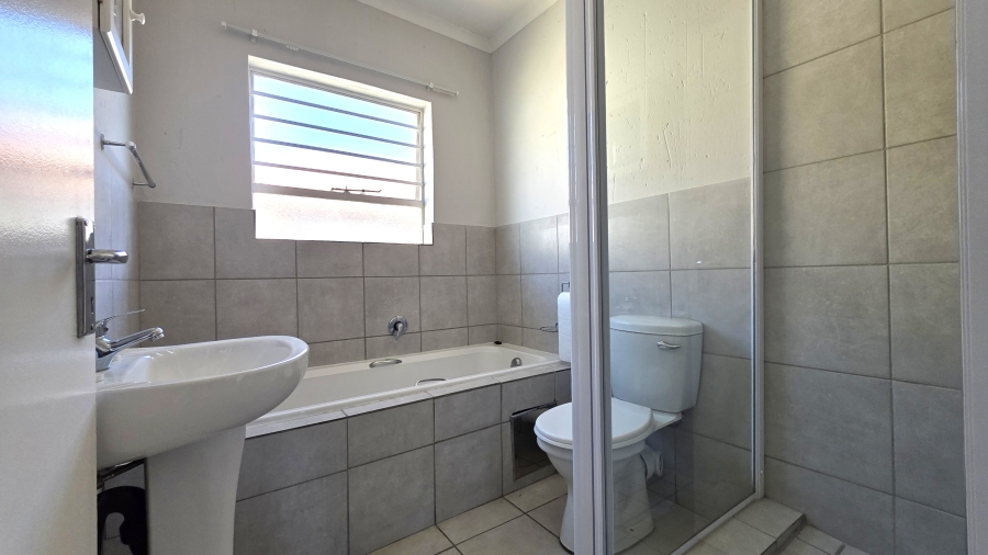 3 Bedroom Property for Sale in Wilgeheuwel Gauteng