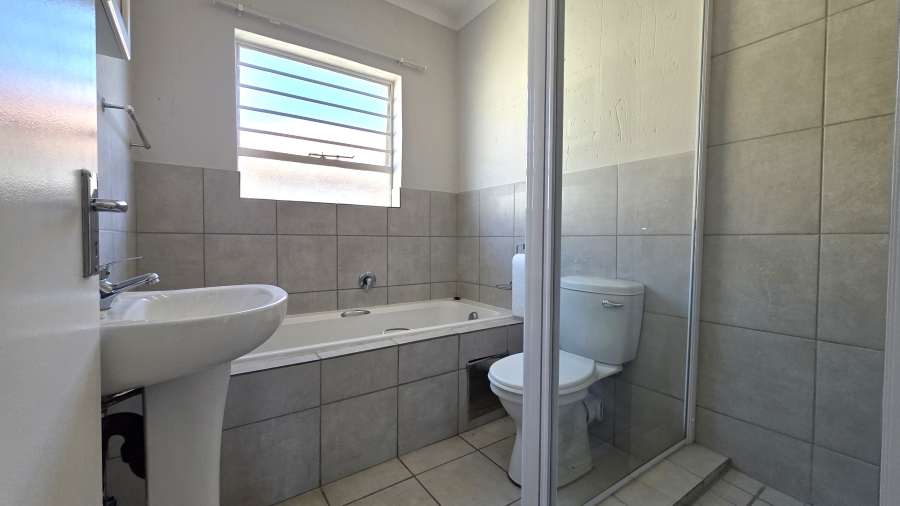 3 Bedroom Property for Sale in Wilgeheuwel Gauteng