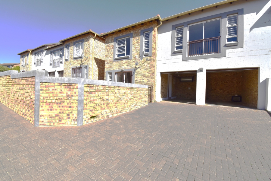 3 Bedroom Property for Sale in Wilgeheuwel Gauteng
