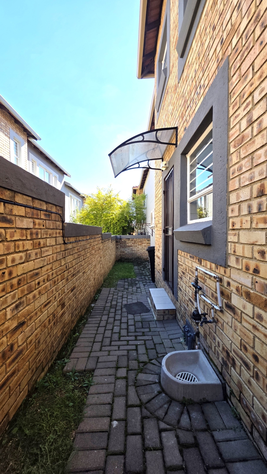 3 Bedroom Property for Sale in Wilgeheuwel Gauteng