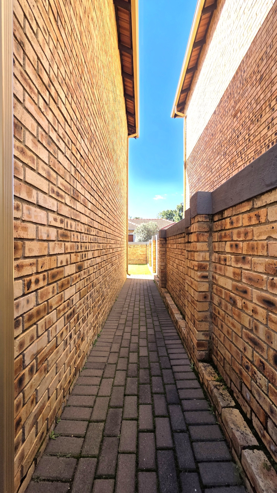 3 Bedroom Property for Sale in Wilgeheuwel Gauteng
