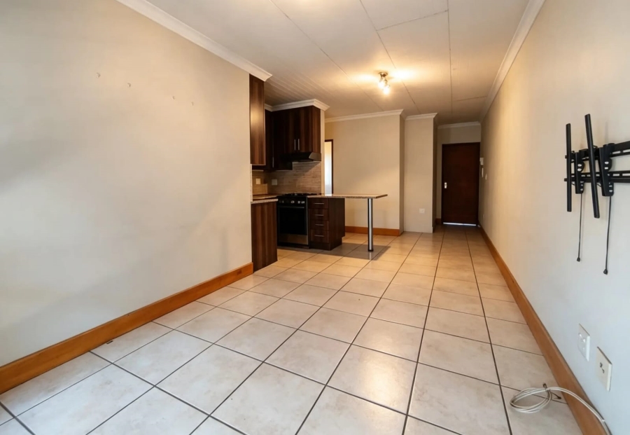 To Let 2 Bedroom Property for Rent in Waverley Gauteng