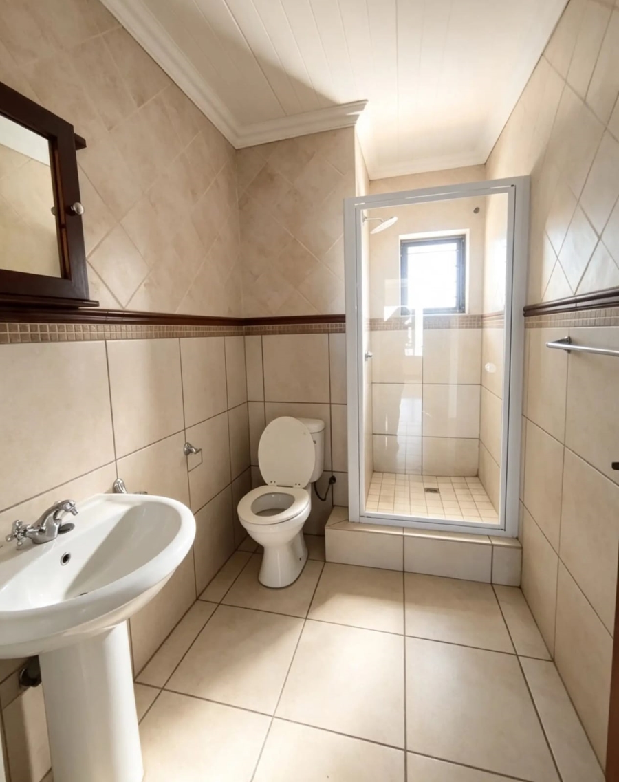To Let 2 Bedroom Property for Rent in Waverley Gauteng