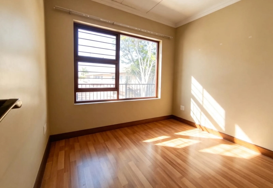 To Let 2 Bedroom Property for Rent in Waverley Gauteng