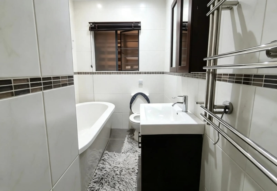 To Let 3 Bedroom Property for Rent in Sinoville Gauteng