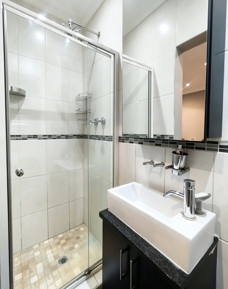 To Let 3 Bedroom Property for Rent in Sinoville Gauteng