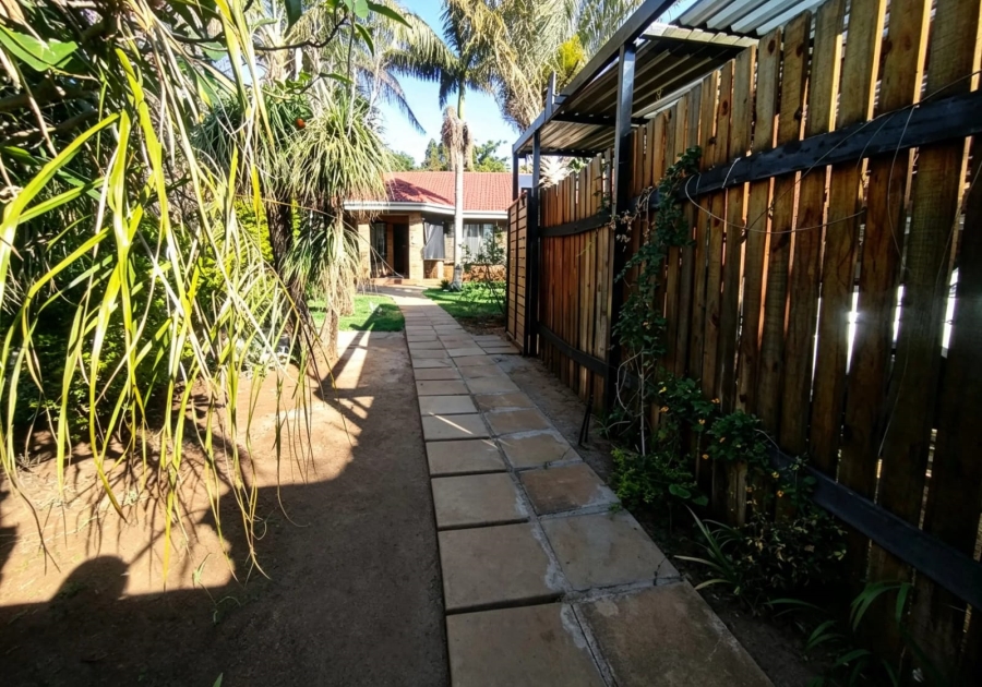 To Let 3 Bedroom Property for Rent in Sinoville Gauteng