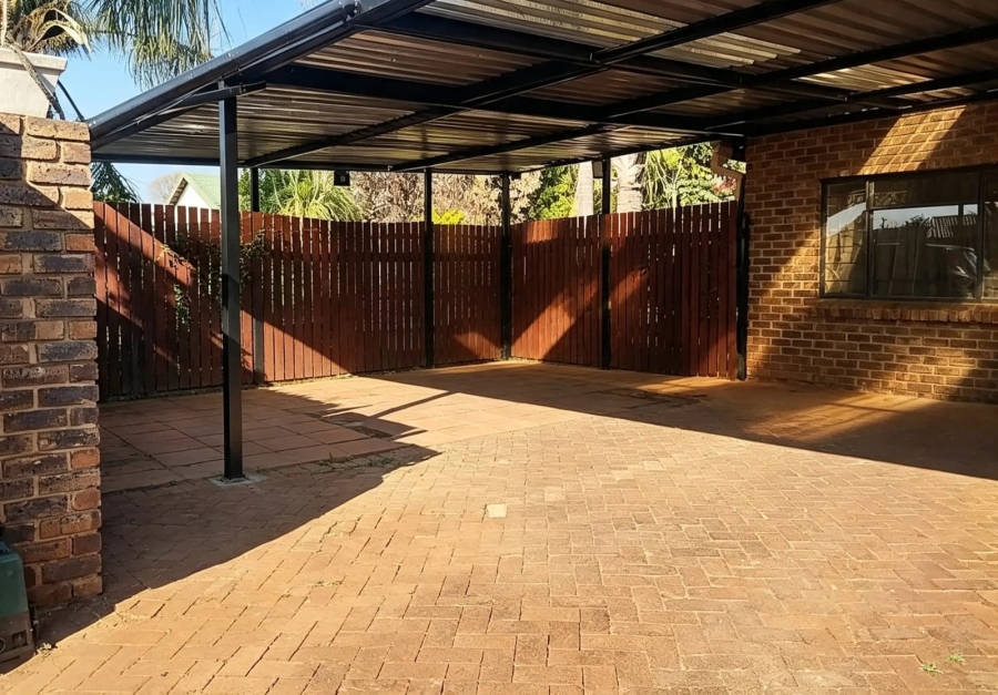 To Let 3 Bedroom Property for Rent in Sinoville Gauteng
