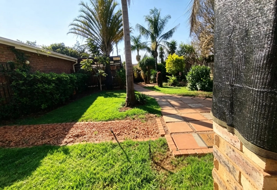 To Let 3 Bedroom Property for Rent in Sinoville Gauteng