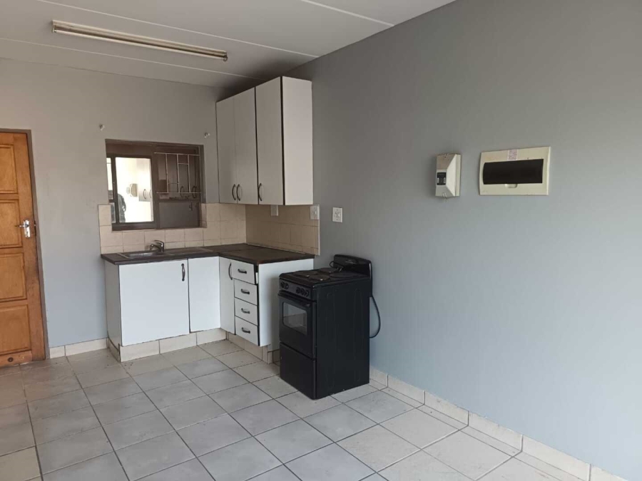 1 Bedroom Property for Sale in Vanderbijlpark CW 5 Gauteng
