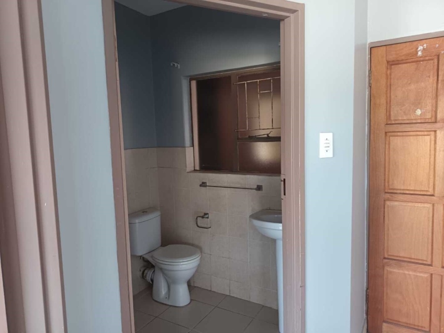 1 Bedroom Property for Sale in Vanderbijlpark CW 5 Gauteng